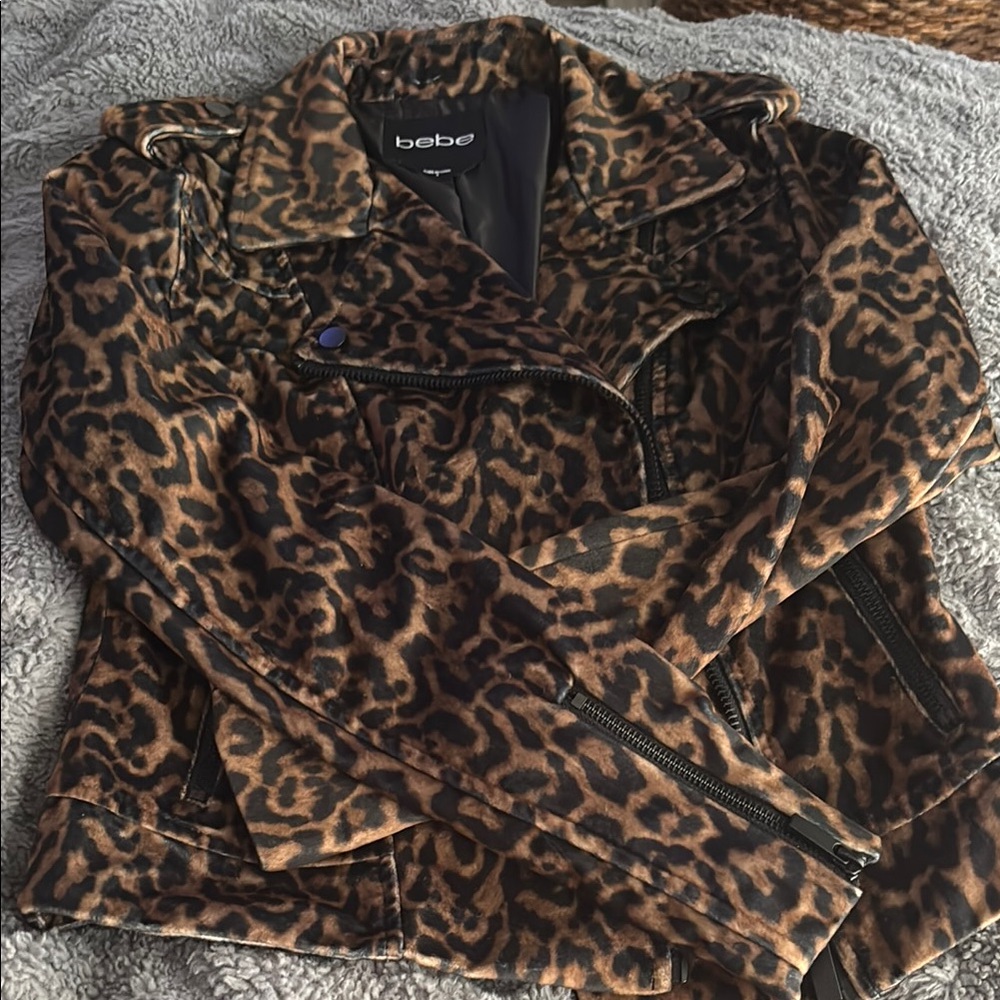 Bebe Women's Leopard Print Jacket